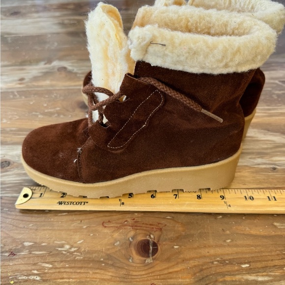 Vintage 1970s Boots Womens Leather and Sherpa Boots 7 - Picture 13 of 13
